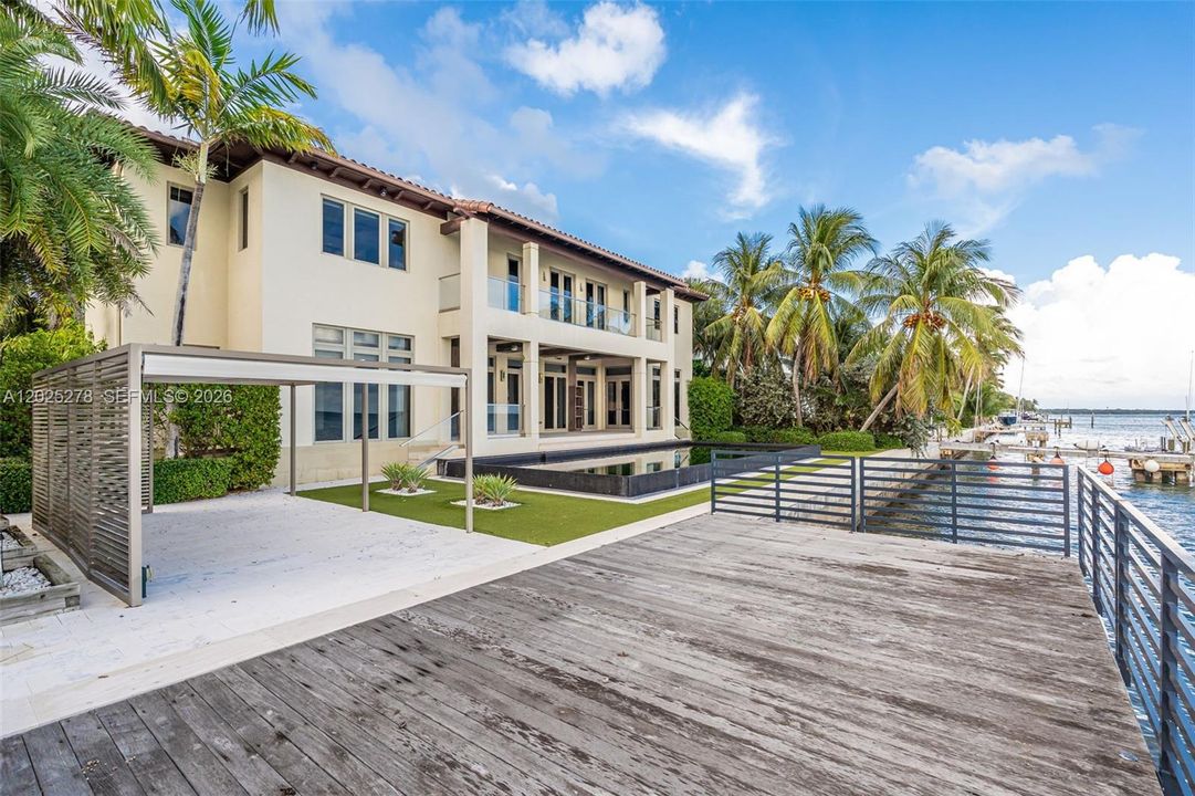 For Rent: $75,000 (6 beds, 6 baths, 6433 Square Feet)