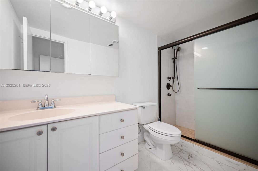 В аренду: $2,300 (1 спален, 1 ванн, 1005 Квадратных фут)