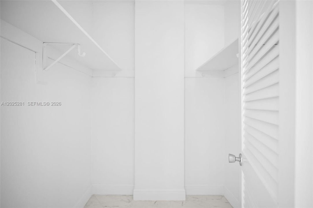 В аренду: $2,300 (1 спален, 1 ванн, 1005 Квадратных фут)