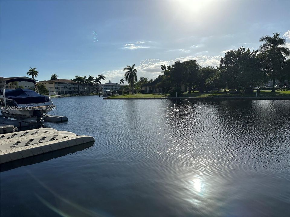 For Sale: $193,000 (1 beds, 1 baths, 630 Square Feet)