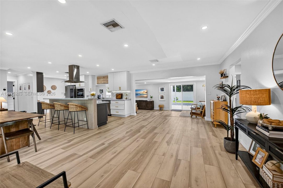 For Rent: $5,500 (3 beds, 2 baths, 1856 Square Feet)