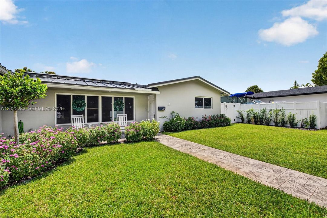 For Rent: $5,500 (3 beds, 2 baths, 1856 Square Feet)