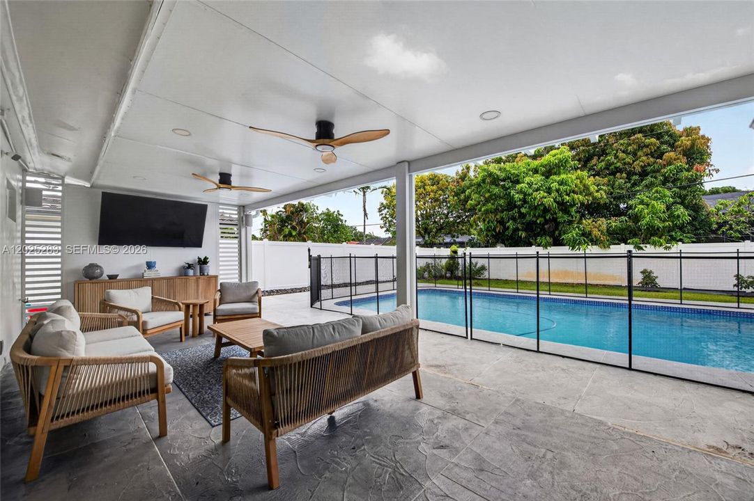 For Rent: $5,500 (3 beds, 2 baths, 1856 Square Feet)