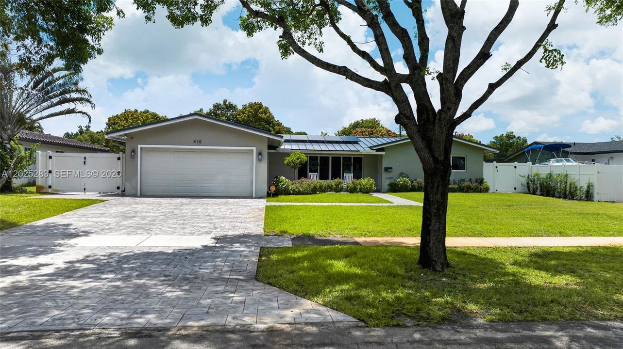 For Rent: $5,500 (3 beds, 2 baths, 1856 Square Feet)