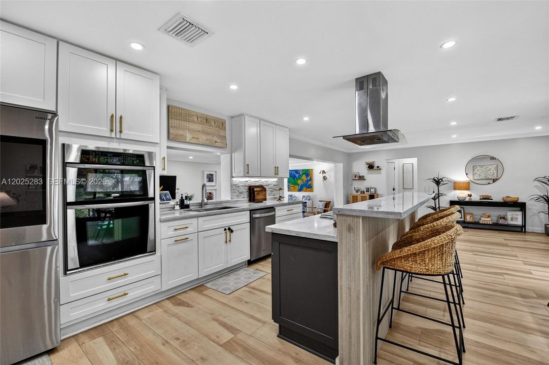 For Rent: $5,500 (3 beds, 2 baths, 1856 Square Feet)