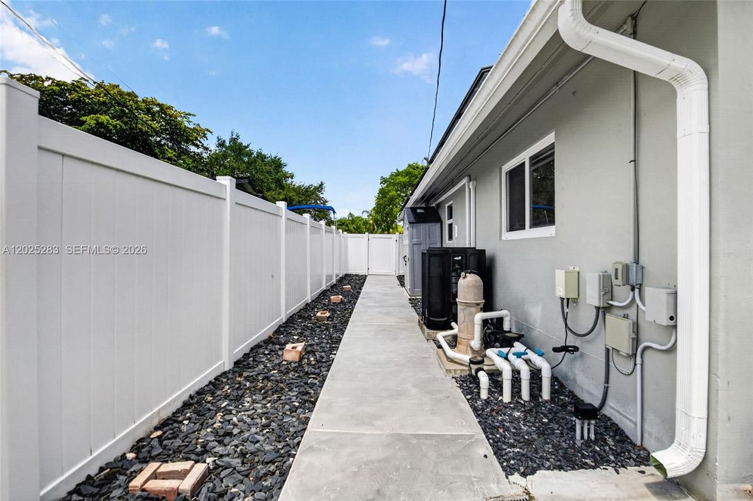 For Rent: $5,500 (3 beds, 2 baths, 1856 Square Feet)