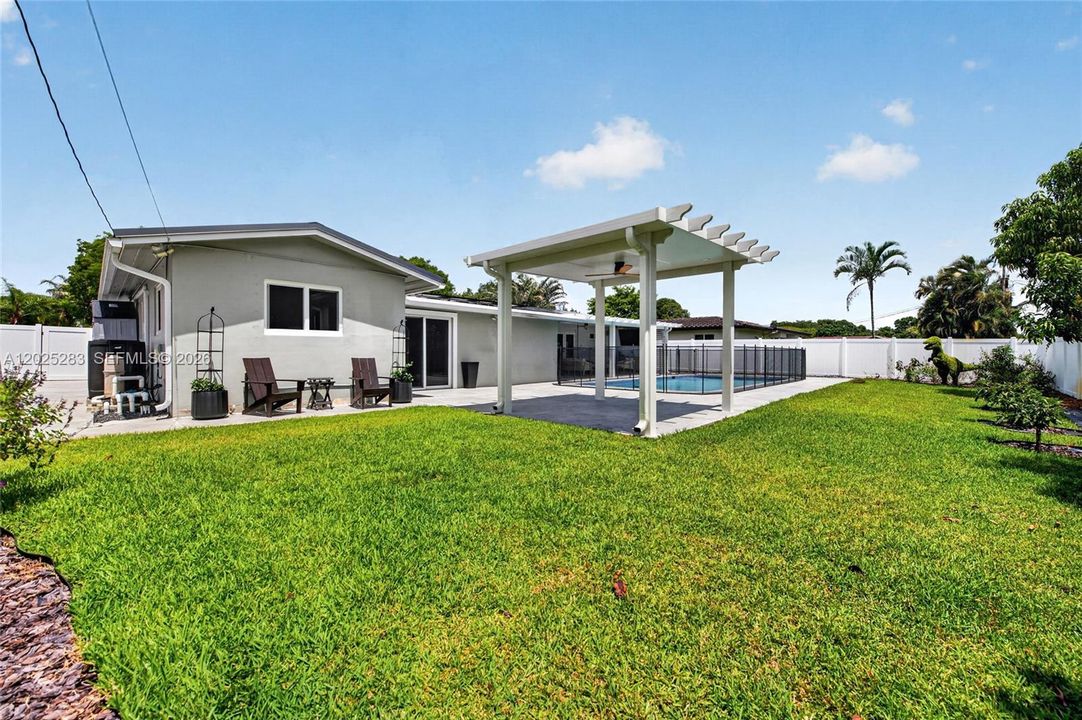 For Rent: $5,500 (3 beds, 2 baths, 1856 Square Feet)