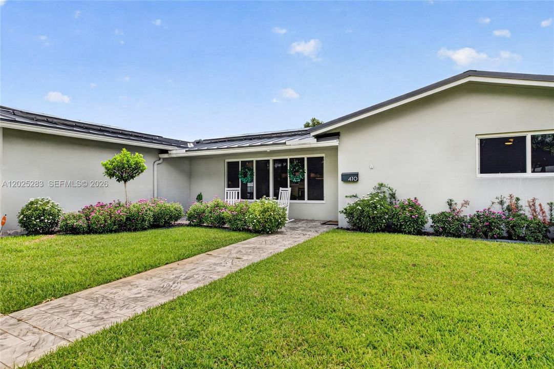 For Rent: $5,500 (3 beds, 2 baths, 1856 Square Feet)