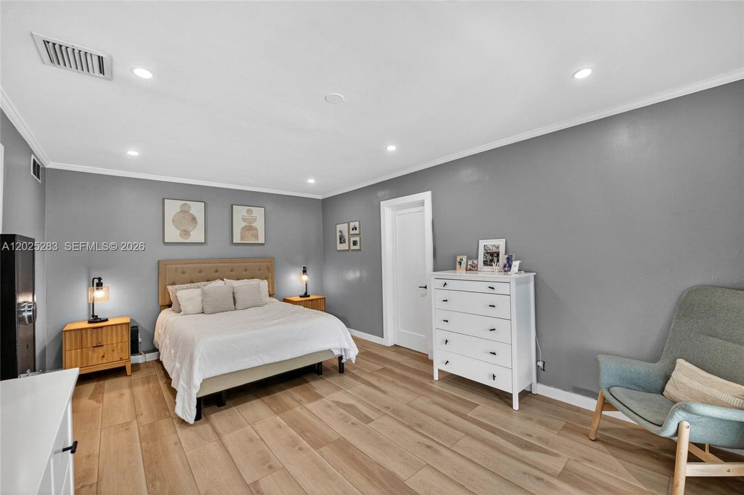 For Rent: $5,500 (3 beds, 2 baths, 1856 Square Feet)