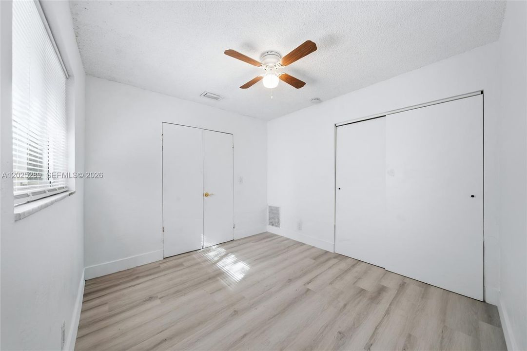 В аренду: $1,900 (2 спален, 1 ванн, 800 Квадратных фут)