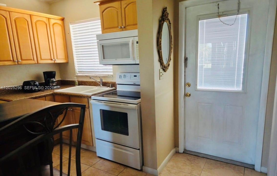 For Sale: $118,000 (1 beds, 1 baths, 600 Square Feet)