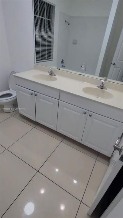 For Rent: $2,700 (4 beds, 2 baths, 2116 Square Feet)