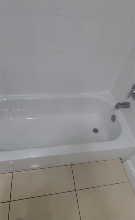 For Rent: $2,700 (4 beds, 2 baths, 2116 Square Feet)