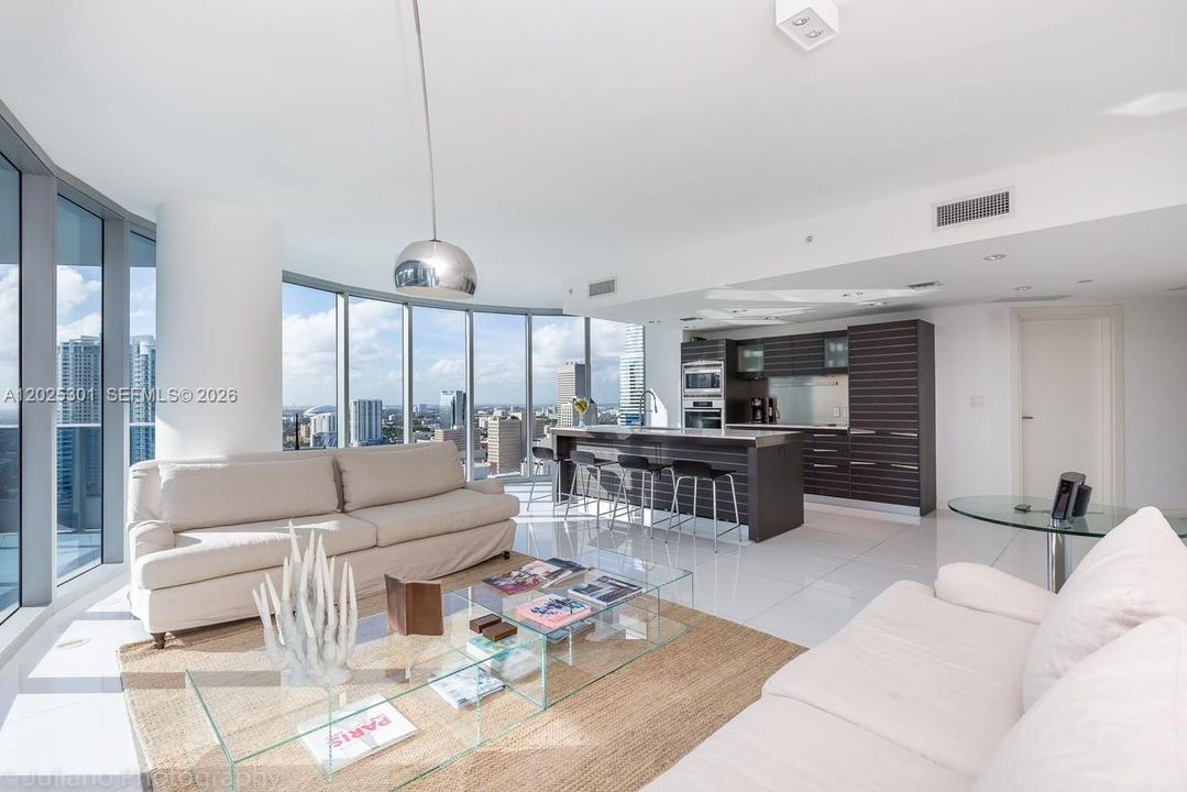 For Sale: $1,200,000 (2 beds, 2 baths, 1539 Square Feet)