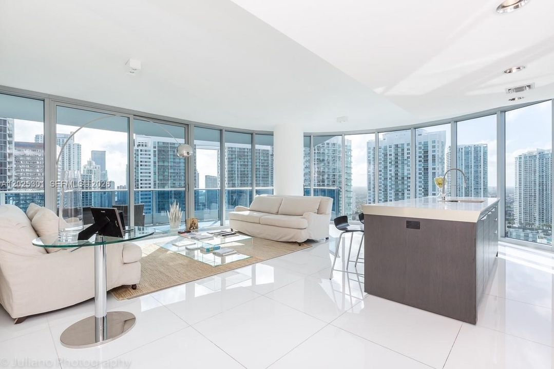 For Sale: $1,200,000 (2 beds, 2 baths, 1539 Square Feet)