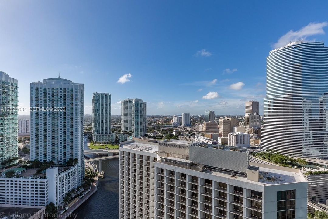 For Sale: $1,200,000 (2 beds, 2 baths, 1539 Square Feet)