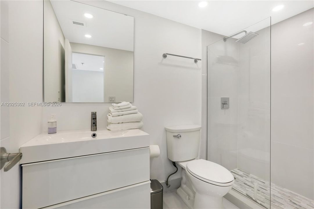 For Sale: $425,000 (0 beds, 1 baths, 400 Square Feet)