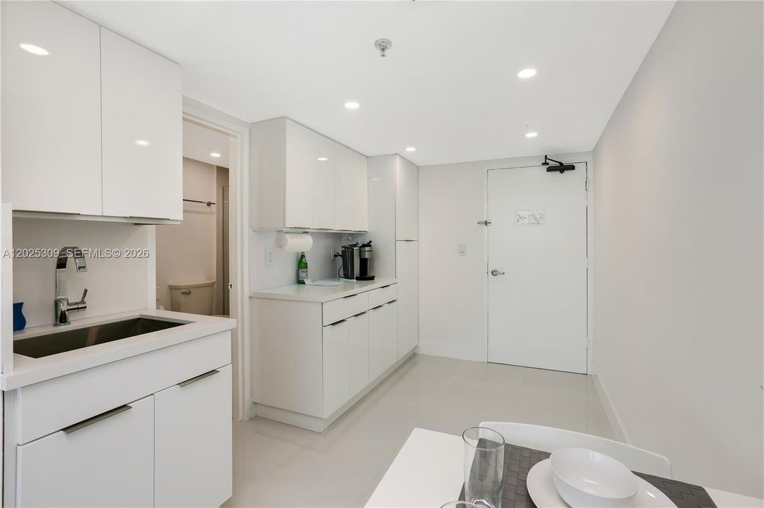For Sale: $425,000 (0 beds, 1 baths, 400 Square Feet)