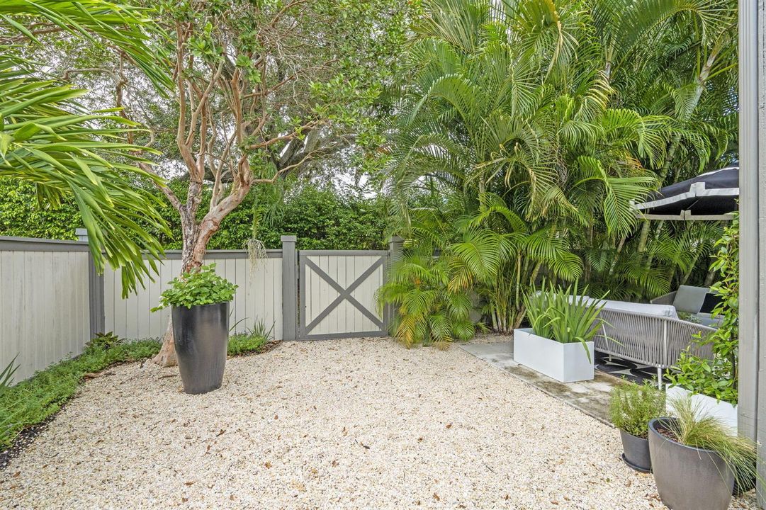 32-web-or-mls-A7409243