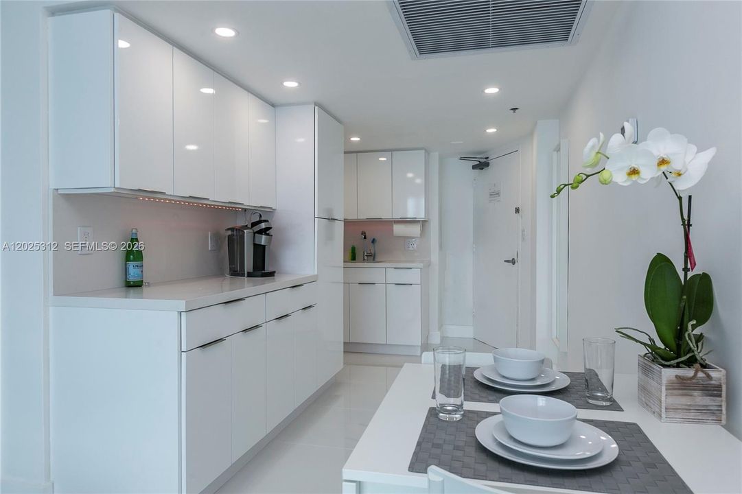 For Sale: $485,000 (0 beds, 1 baths, 430 Square Feet)