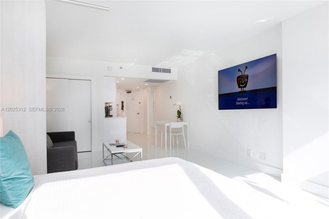 For Sale: $485,000 (0 beds, 1 baths, 430 Square Feet)