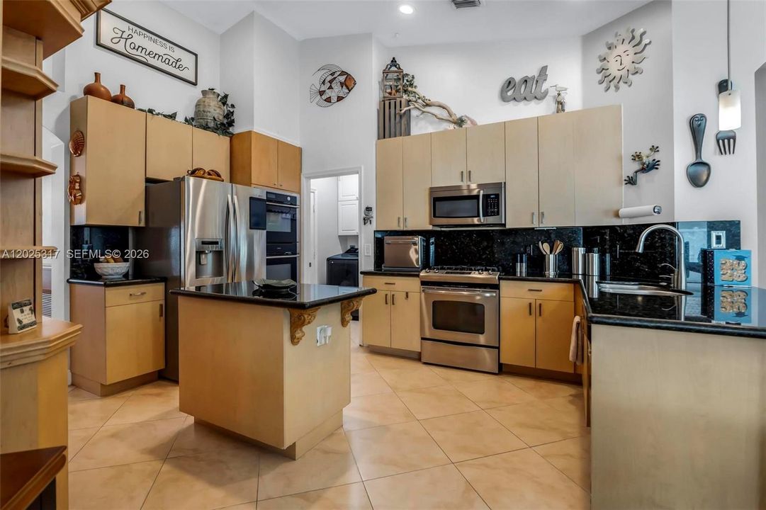 На продажу: $875,000 (4 спален, 3 ванн, 2149 Квадратных фут)
