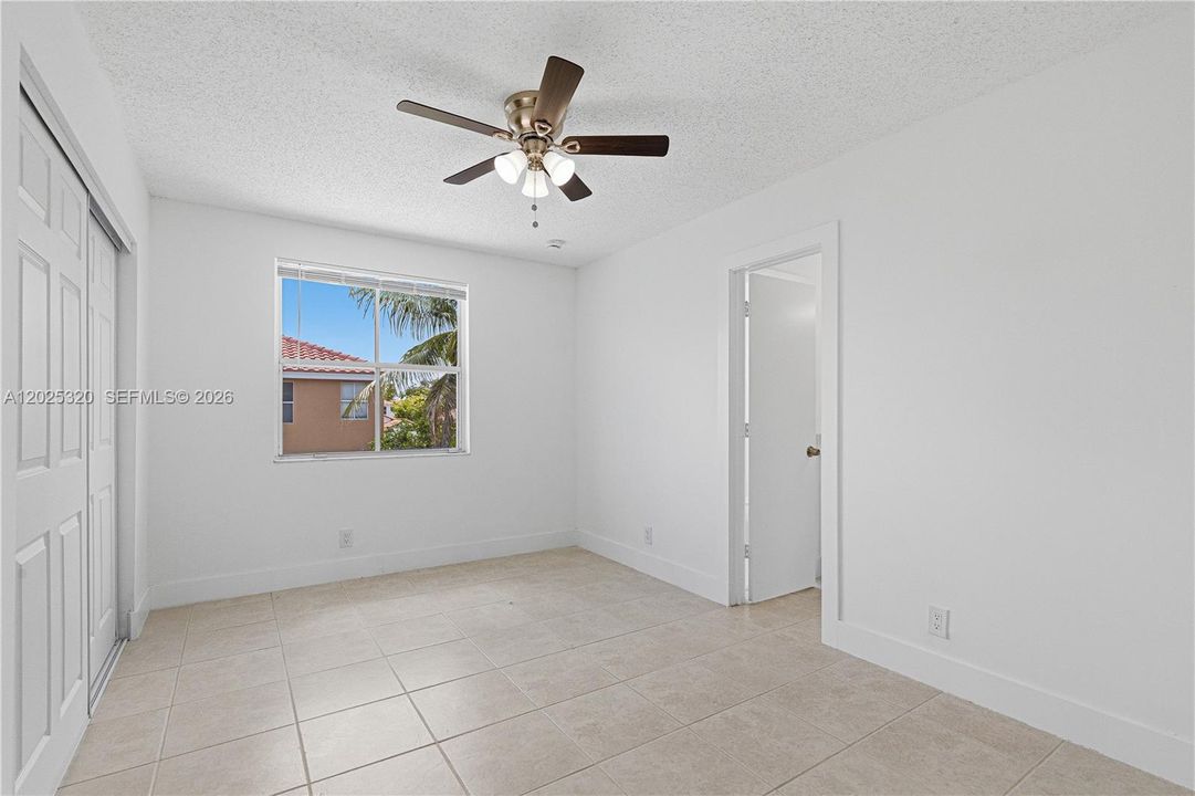 Activo con contrato: $509,900 (4 camas, 2 baños, 1844 Pies cuadrados)