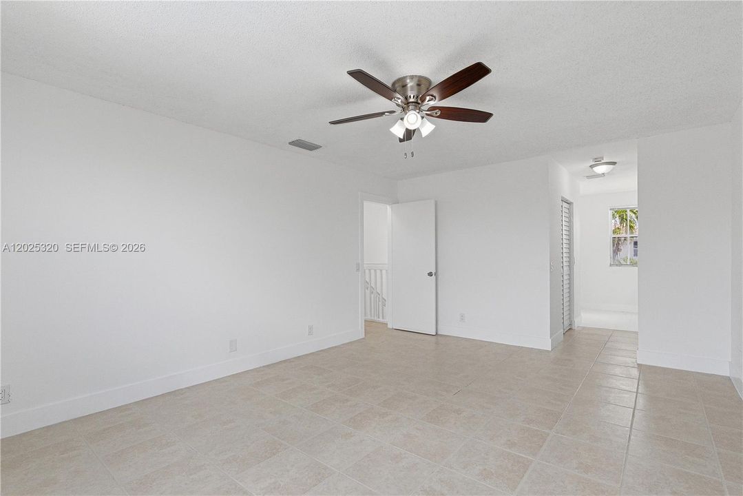 Activo con contrato: $509,900 (4 camas, 2 baños, 1844 Pies cuadrados)