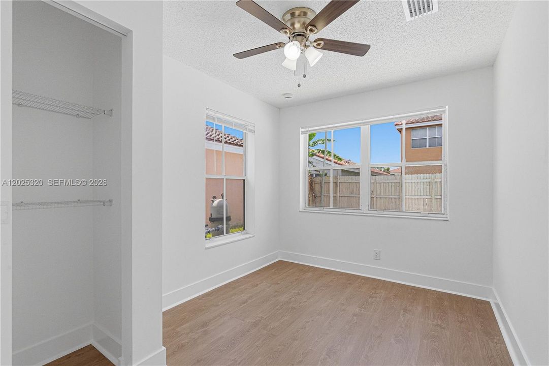 Activo con contrato: $509,900 (4 camas, 2 baños, 1844 Pies cuadrados)