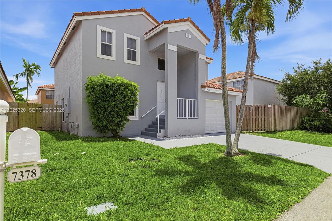 Activo con contrato: $509,900 (4 camas, 2 baños, 1844 Pies cuadrados)