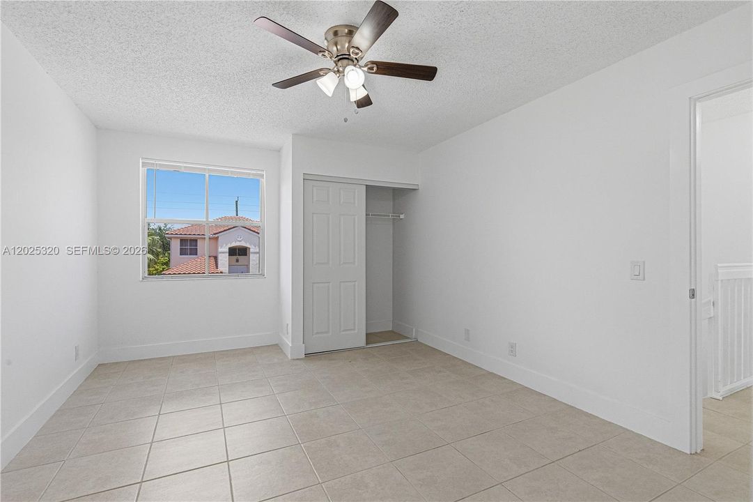 Activo con contrato: $509,900 (4 camas, 2 baños, 1844 Pies cuadrados)