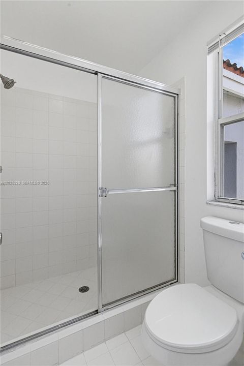 Activo con contrato: $509,900 (4 camas, 2 baños, 1844 Pies cuadrados)