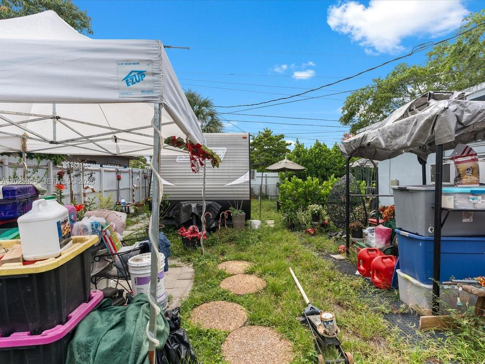 En Venta: $400,000 (3 camas, 1 baños, 920 Pies cuadrados)