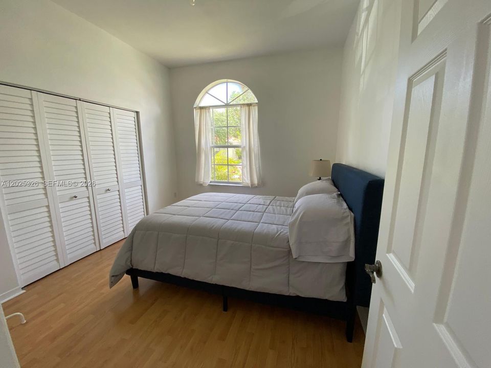 For Sale: $570,000 (4 beds, 3 baths, 2060 Square Feet)