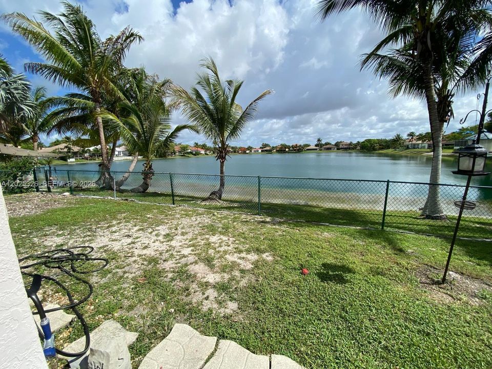 For Sale: $570,000 (4 beds, 3 baths, 2060 Square Feet)