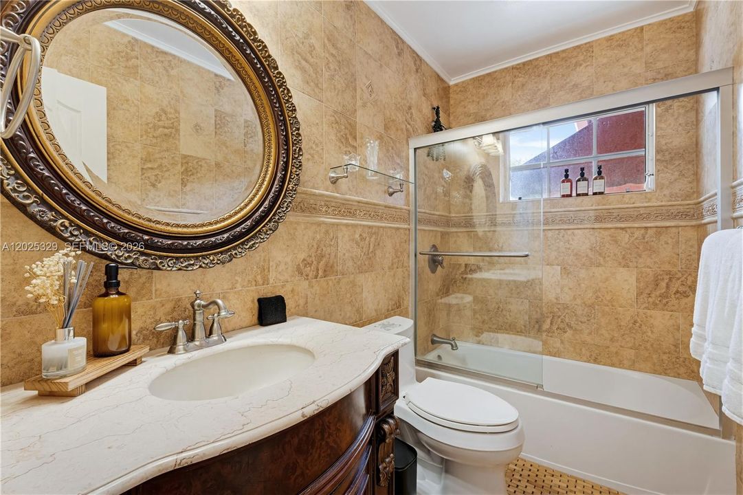 В аренду: $7,000 (4 спален, 2 ванн, 1640 Квадратных фут)