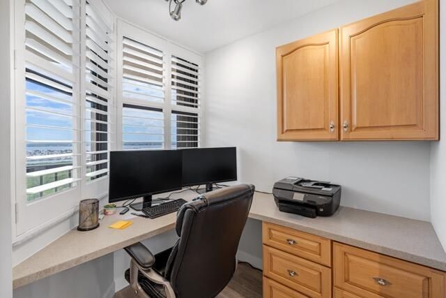 Office Nook overlooking Nettles Island