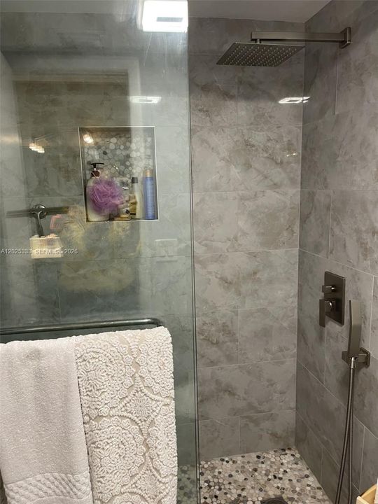 For Rent: $1,950 (2 beds, 2 baths, 1148 Square Feet)