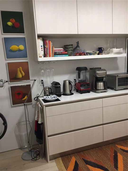 Butler Area Adjacent to Kitchen with dividing door
