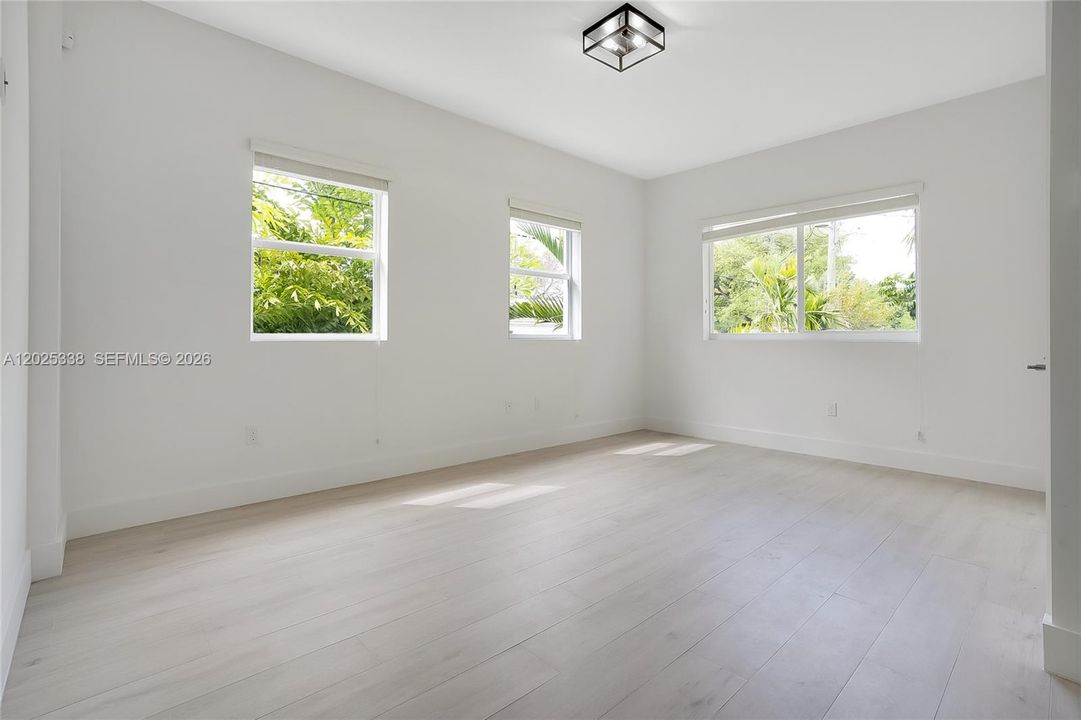 Activo con contrato: $2,700 (1 camas, 1 baños, 680 Pies cuadrados)