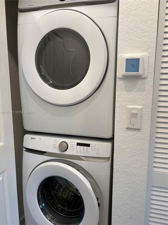 В аренду: $3,100 (3 спален, 3 ванн, 1332 Квадратных фут)