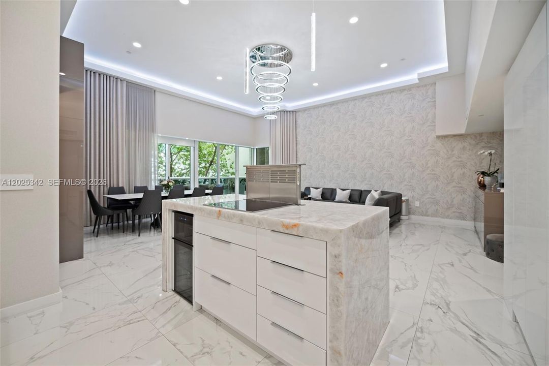 На продажу: $1,200,000 (2 спален, 2 ванн, 1782 Квадратных фут)