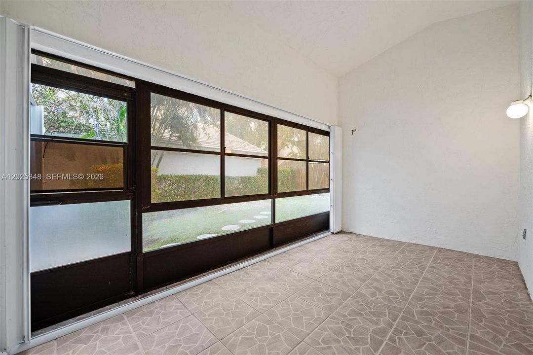 For Sale: $525,000 (3 beds, 2 baths, 1345 Square Feet)