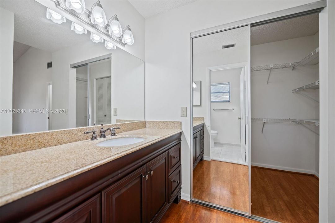 For Sale: $525,000 (3 beds, 2 baths, 1345 Square Feet)