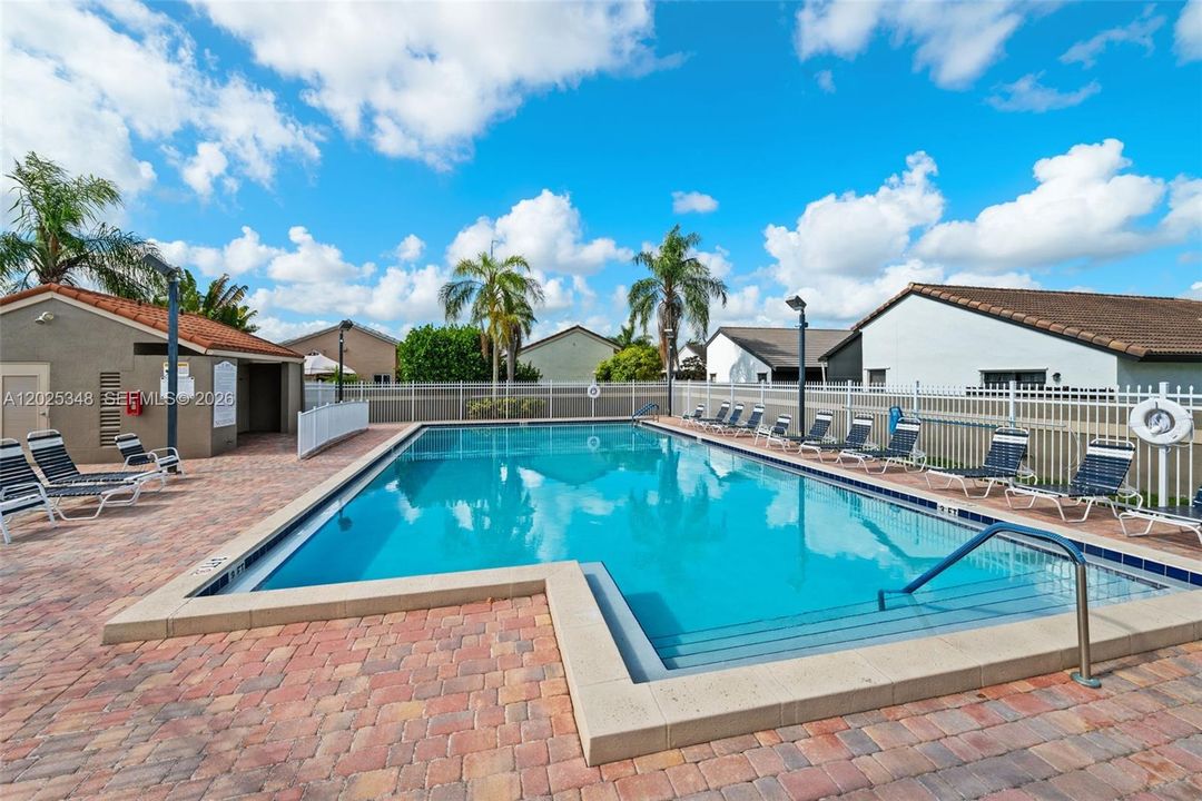 For Sale: $525,000 (3 beds, 2 baths, 1345 Square Feet)