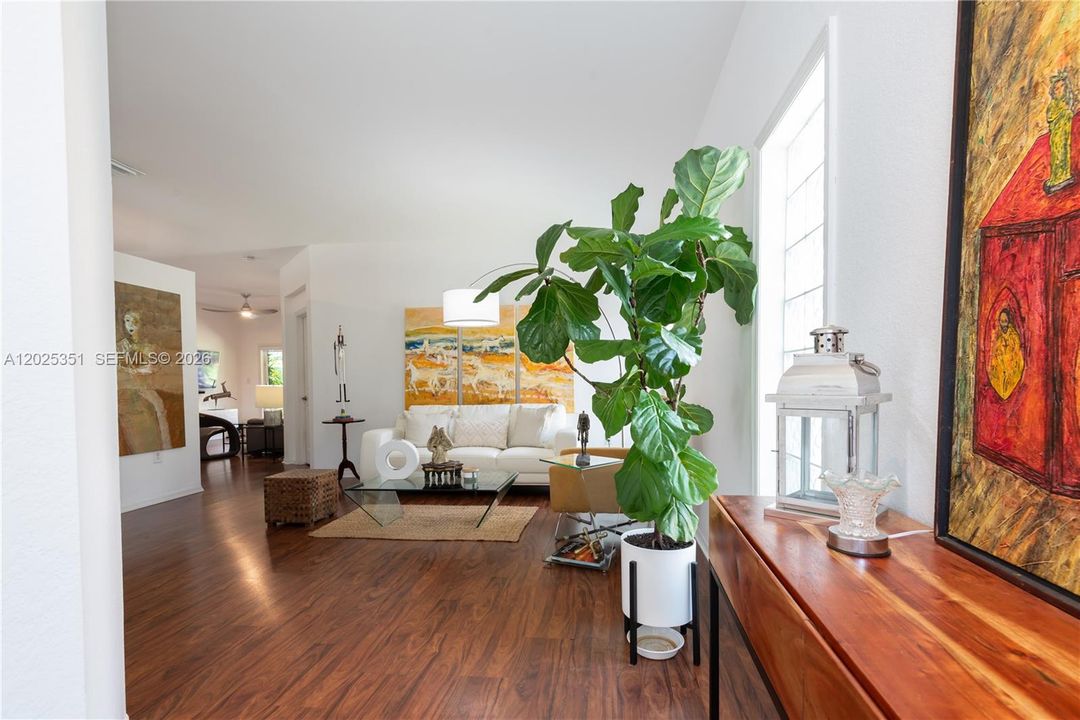 For Rent: $3,600 (2 beds, 1 baths, 1495 Square Feet)