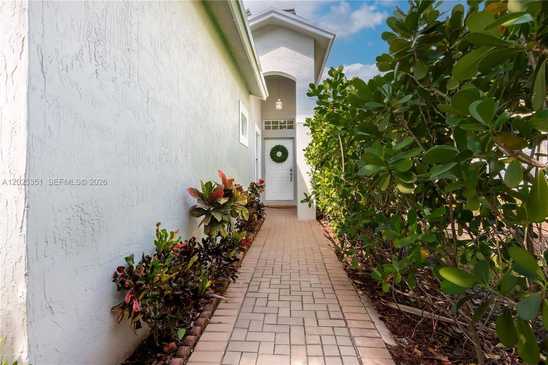For Rent: $3,600 (2 beds, 1 baths, 1495 Square Feet)