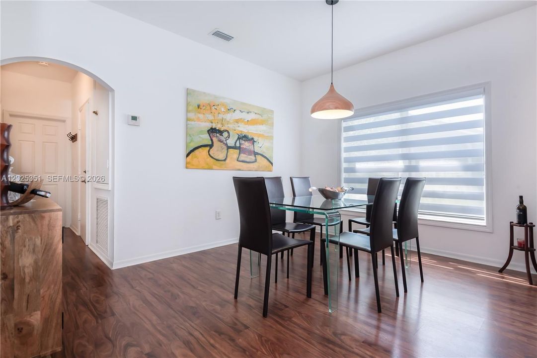 For Rent: $3,600 (2 beds, 1 baths, 1495 Square Feet)