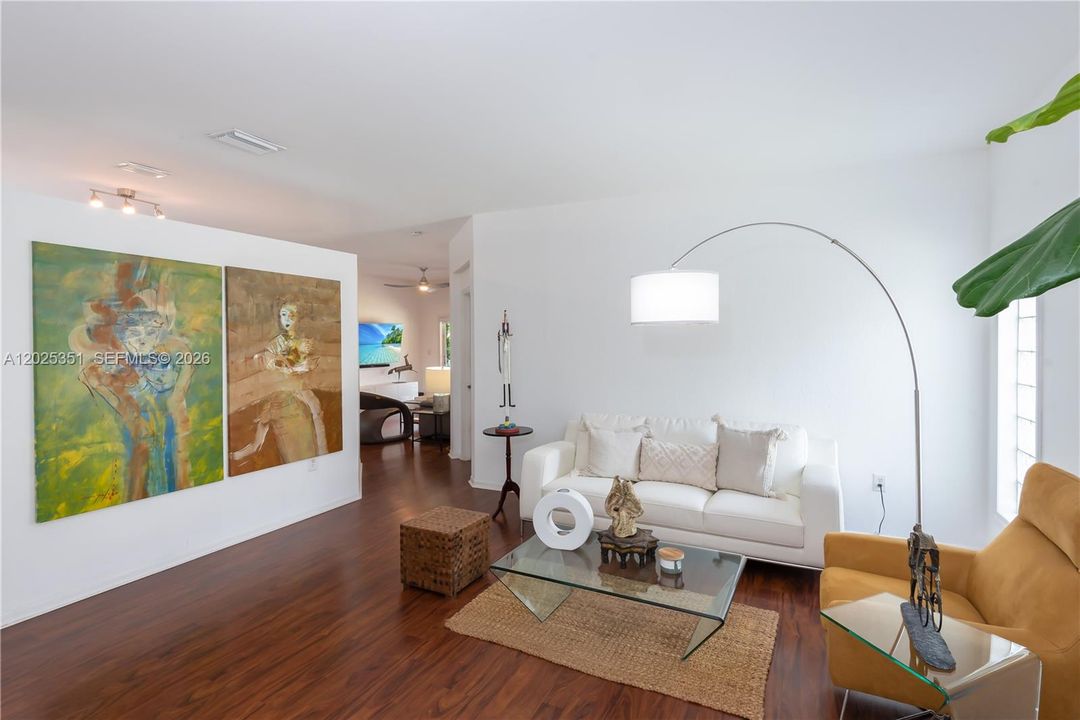 For Rent: $3,600 (2 beds, 1 baths, 1495 Square Feet)