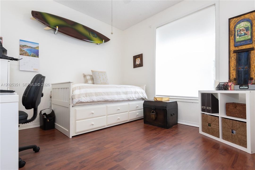 For Rent: $3,600 (2 beds, 1 baths, 1495 Square Feet)